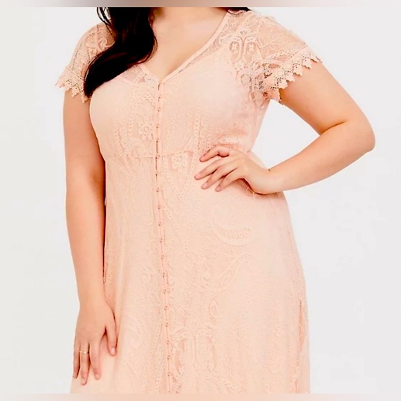 New with Tags 1X (14/16) Torrid Peach Lace Maxi Dress - Picture 3 of 5